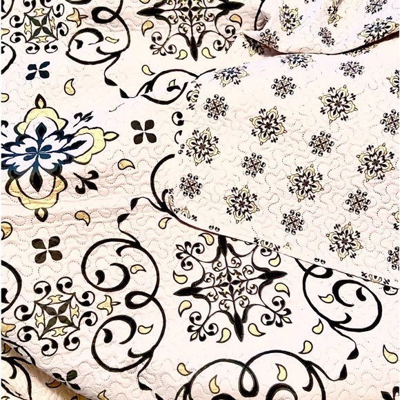 🌼 Colette Reversible Quilt Set, Very Lightweight,  White Gray Yellow, size King - Picture 4 of 8
